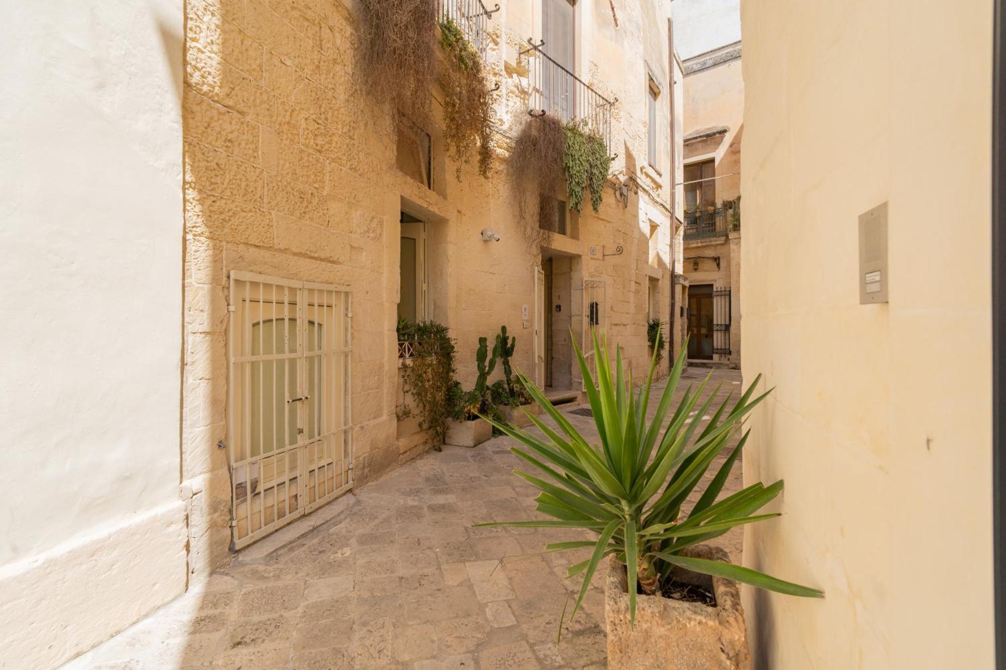 Dimora Barocca Luxury Suites Lecce Zewnętrze zdjęcie